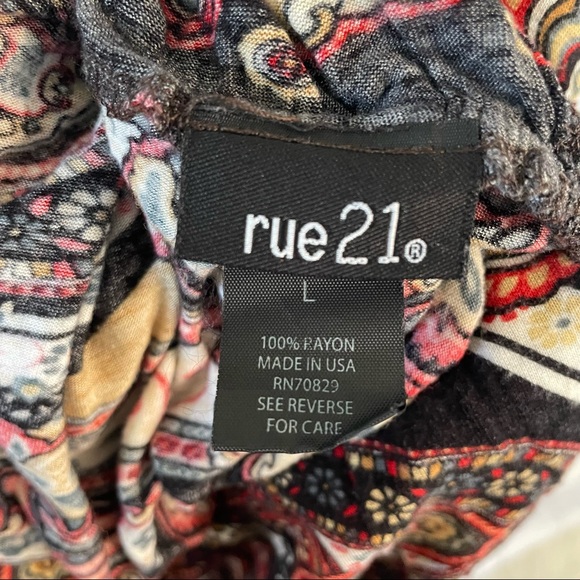 Rue21 Printed Blouse Large - Picture 6 of 7
